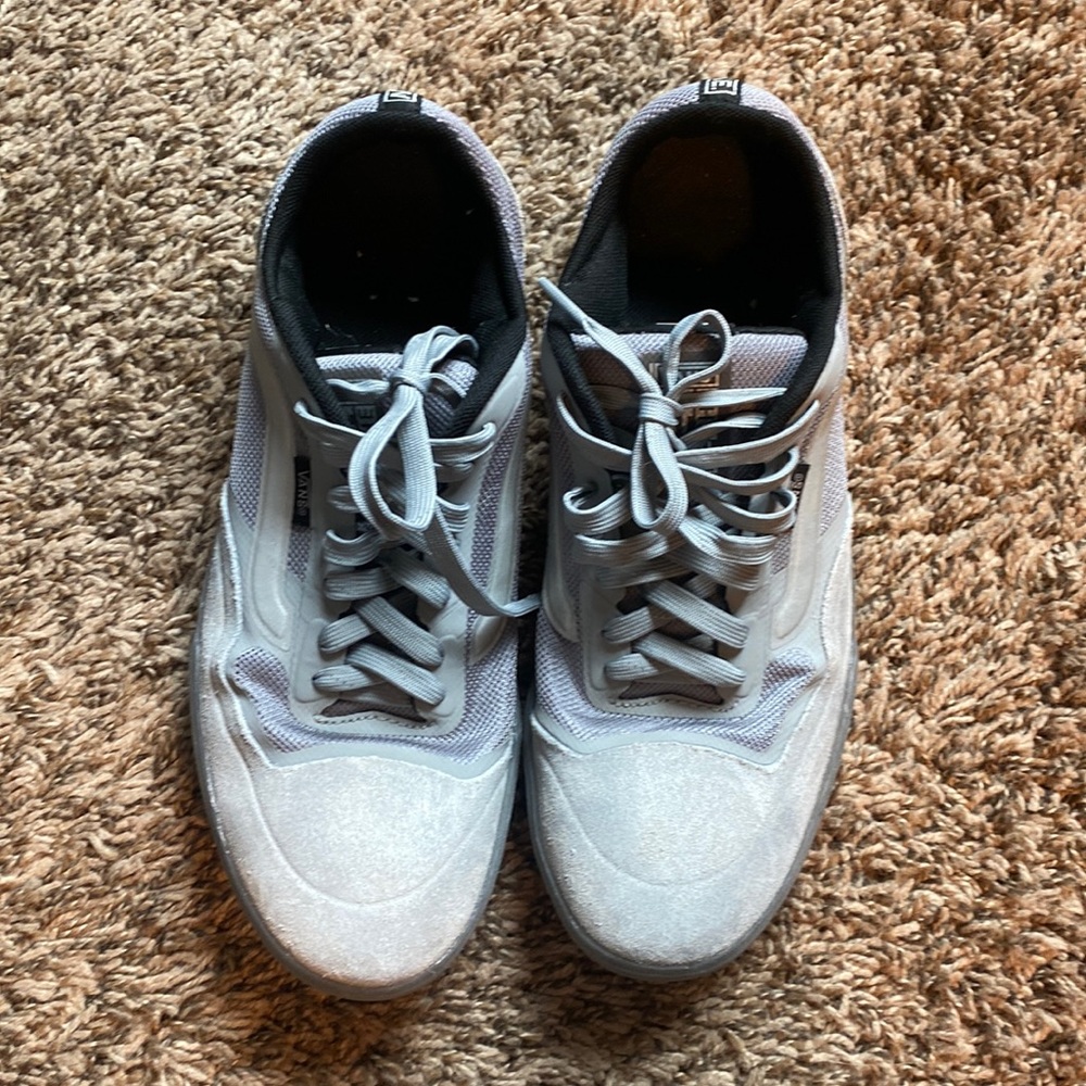 Mens Vans A.V.E. Skateboard shoes size 9.5